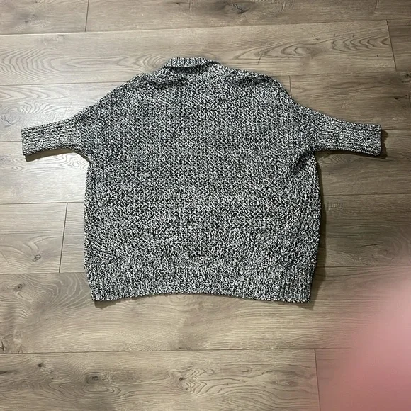 1/4 length sleeve Express cardigan, Size L - Picture 7 of 9